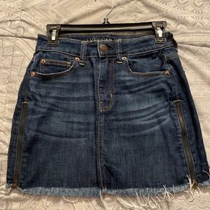 NWOT American eagle skirt with zippers
